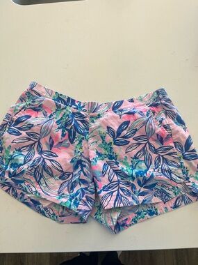 Lilly Pulitzer pull on shorts